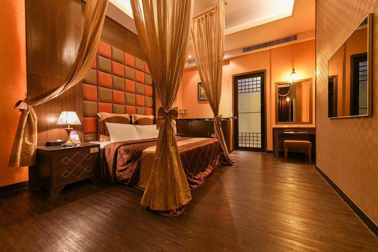 Hwu Meei Motel Tainan Extérieur photo