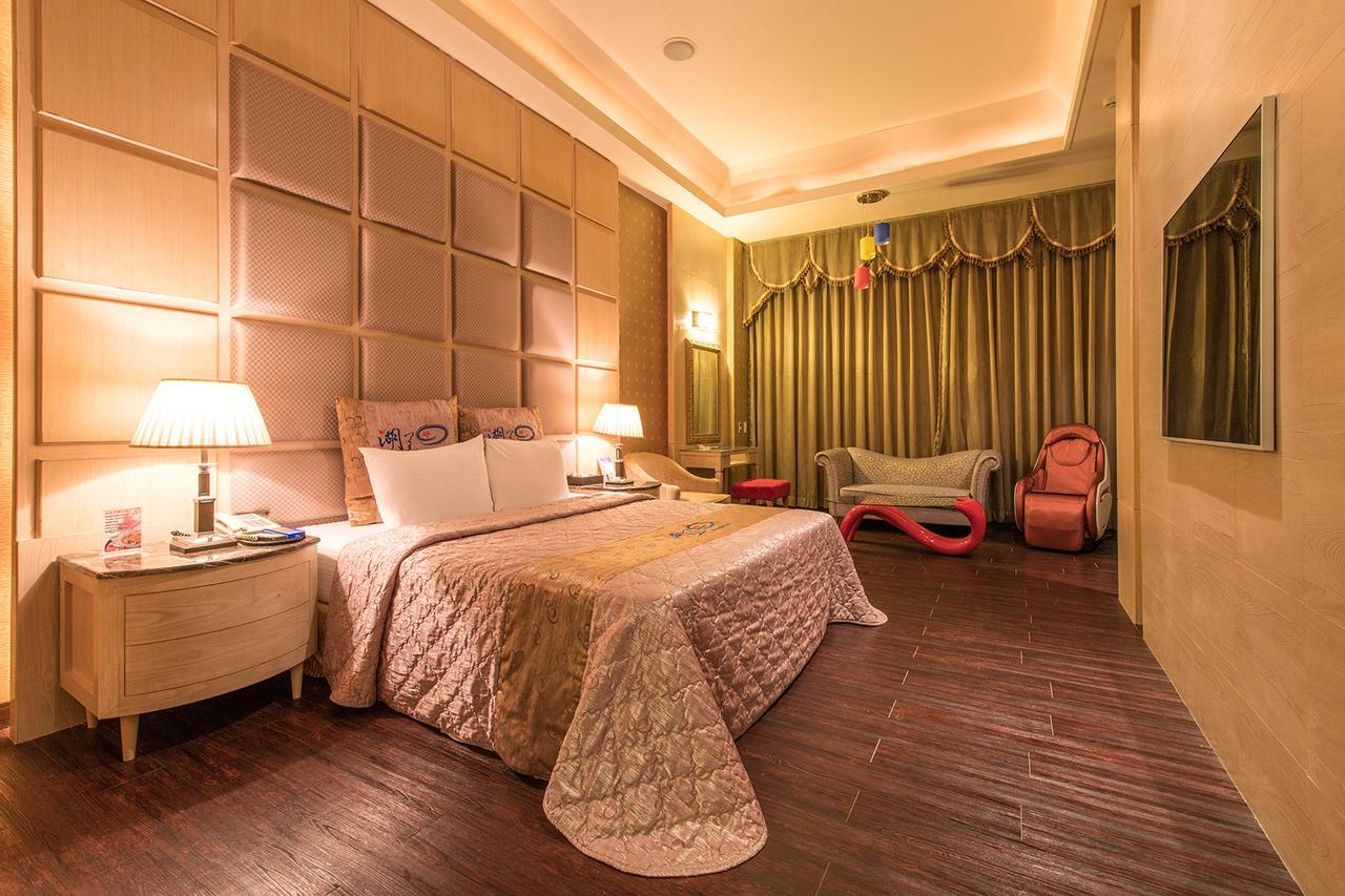 Hwu Meei Motel Tainan Extérieur photo