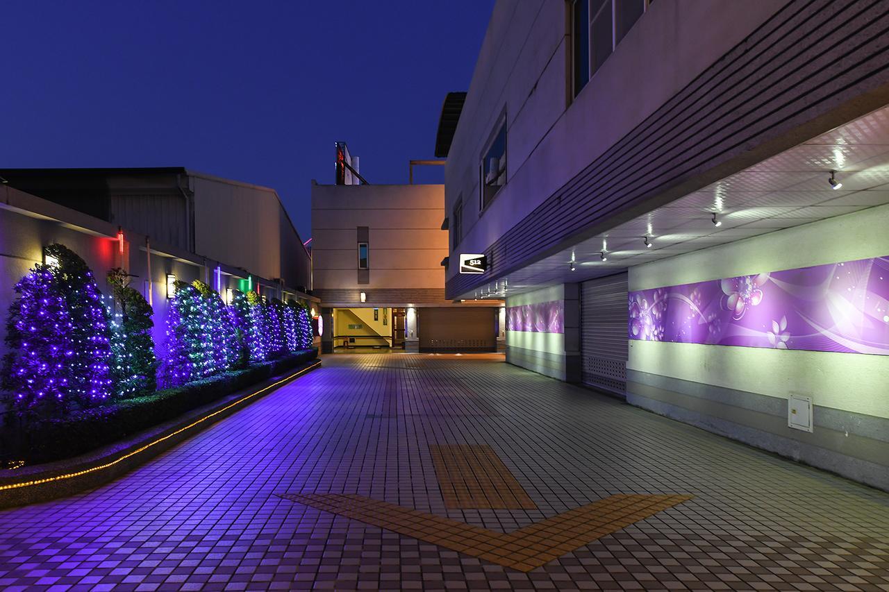 Hwu Meei Motel Tainan Extérieur photo