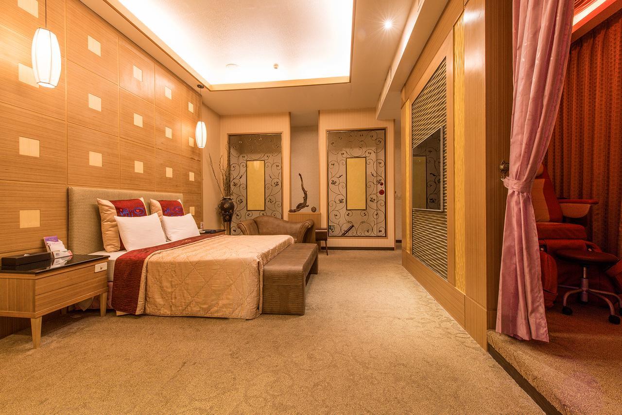 Hwu Meei Motel Tainan Extérieur photo