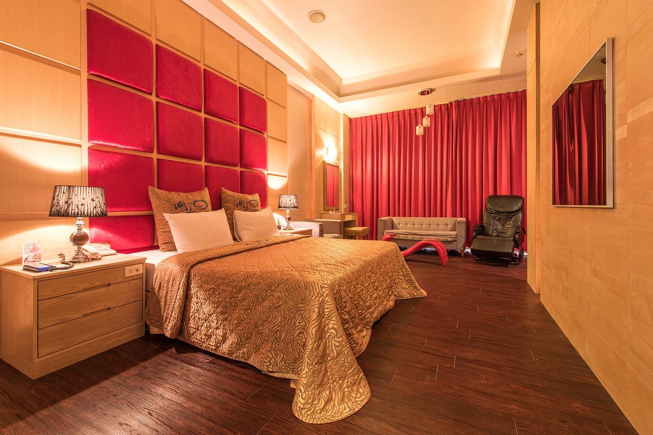 Hwu Meei Motel Tainan Extérieur photo