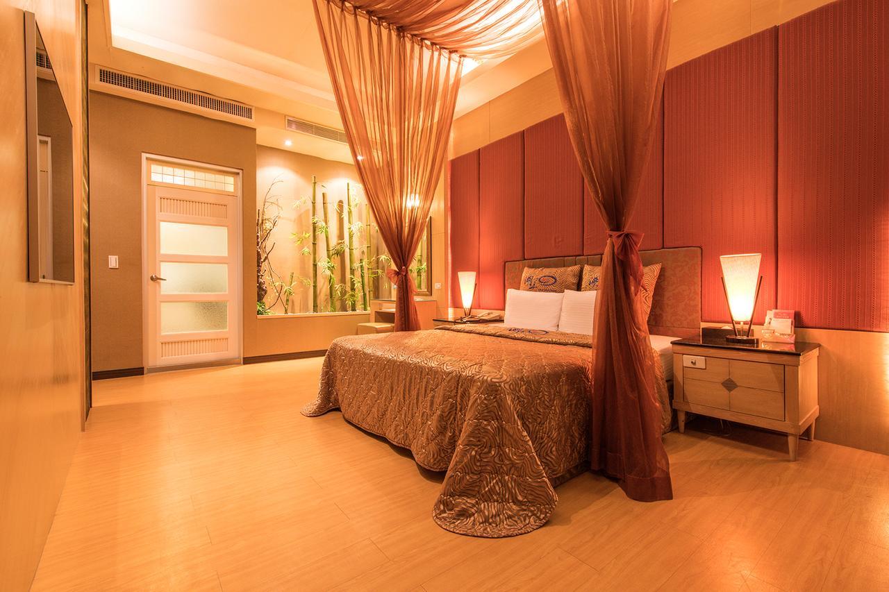 Hwu Meei Motel Tainan Extérieur photo